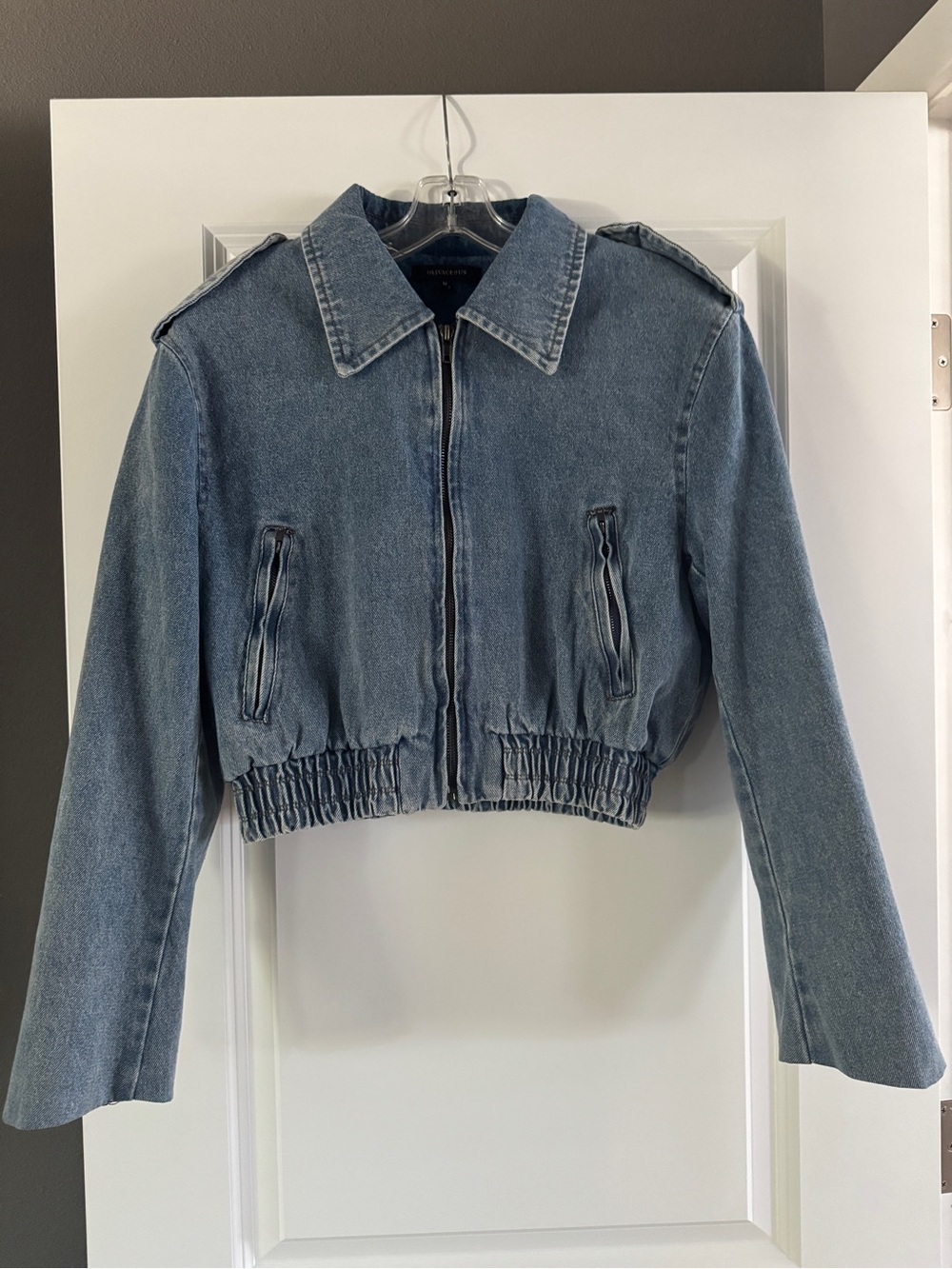 Olivaceous Denim-Collar Jacket with Navy Interior
